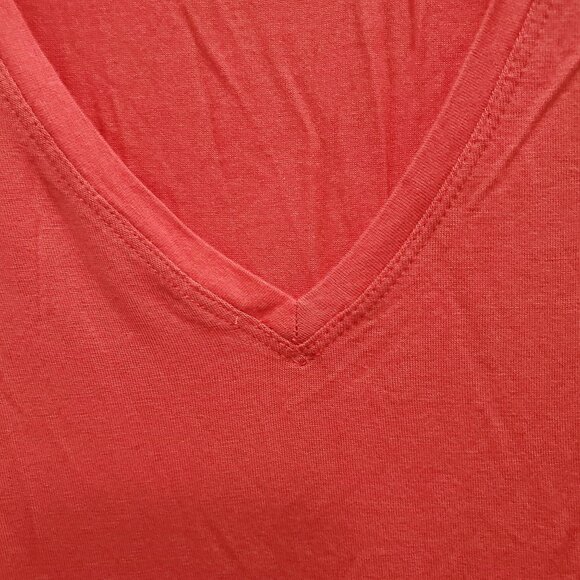 Tahari Women's Bright Red Super Soft Modal Blend Basic Short Sleeve V-Neck Tee L - Picture 3 of 7